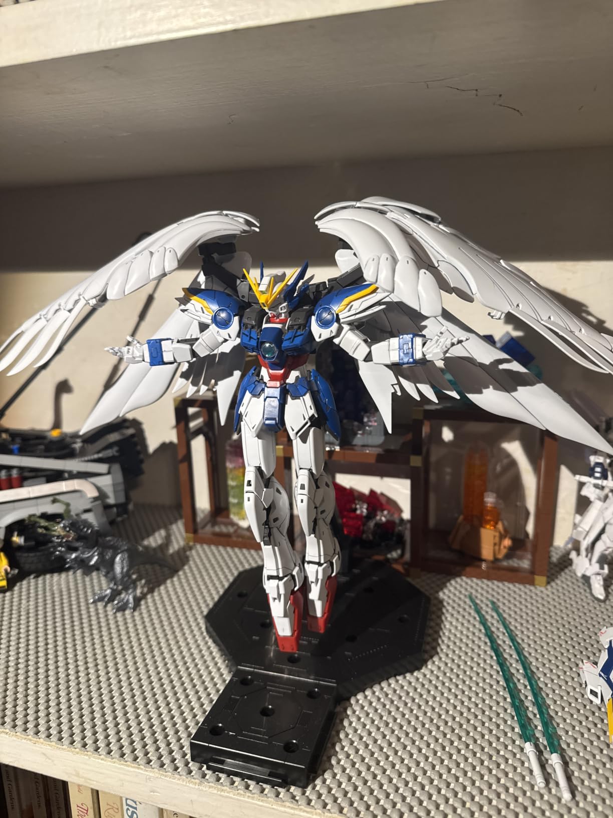 Bandai Hobby - Gundam Wing: Endless Waltz - Wing Gundam Zero (EW) Ver. Ka MG 1/100 Model Kit customer photo 1