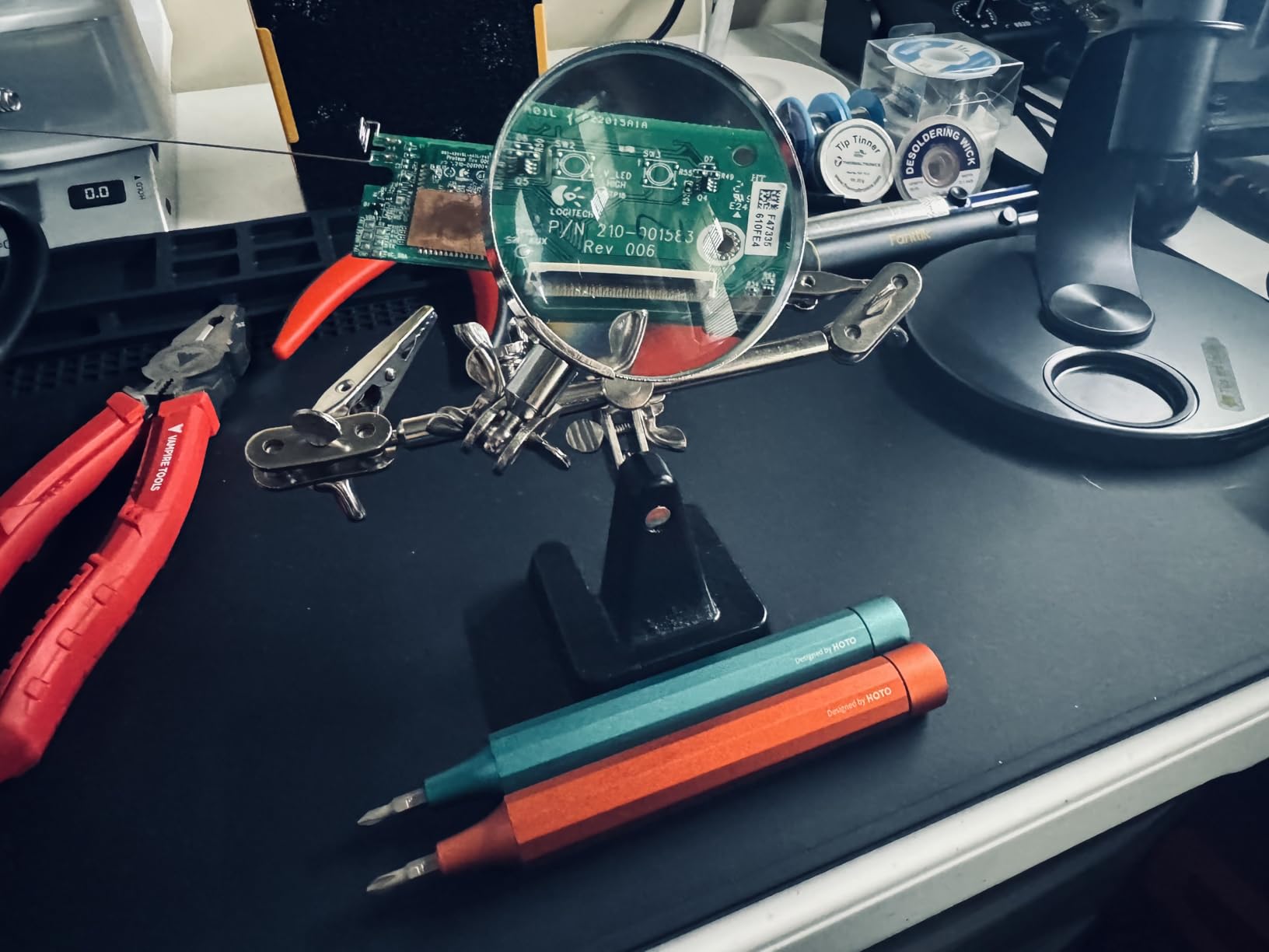Weller Genuine Helping Hands with Magnifier | WLACCHHB-02 customer photo 1