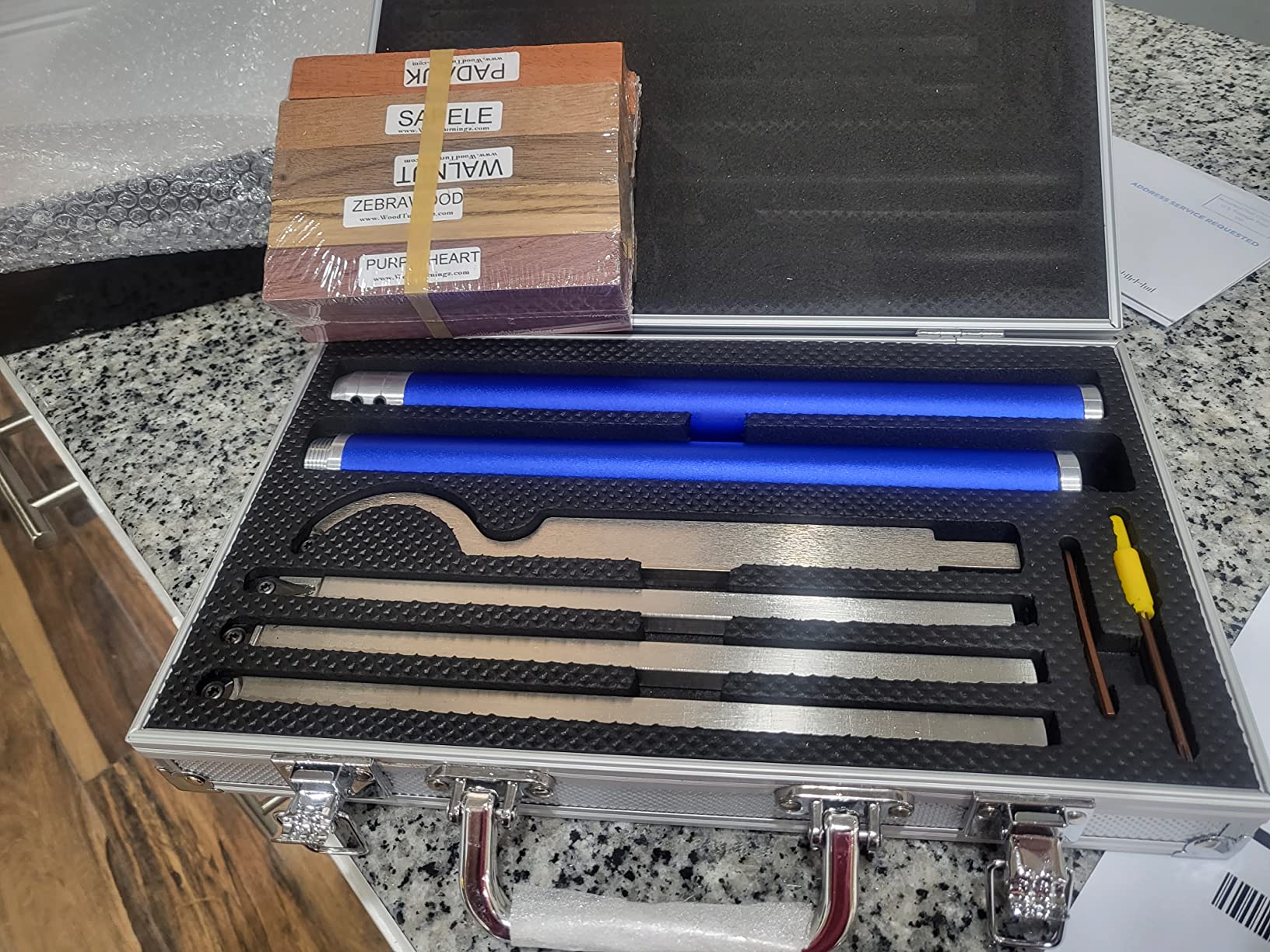 Carbide Tipped Wood Turning Tools Set, Lathe Rougher Finisher Swan Neck Hollowing Tools and Interchangeable Aluminum Alloy Grip Handle with Diamond Round Square Carbide Inserts customer photo 1