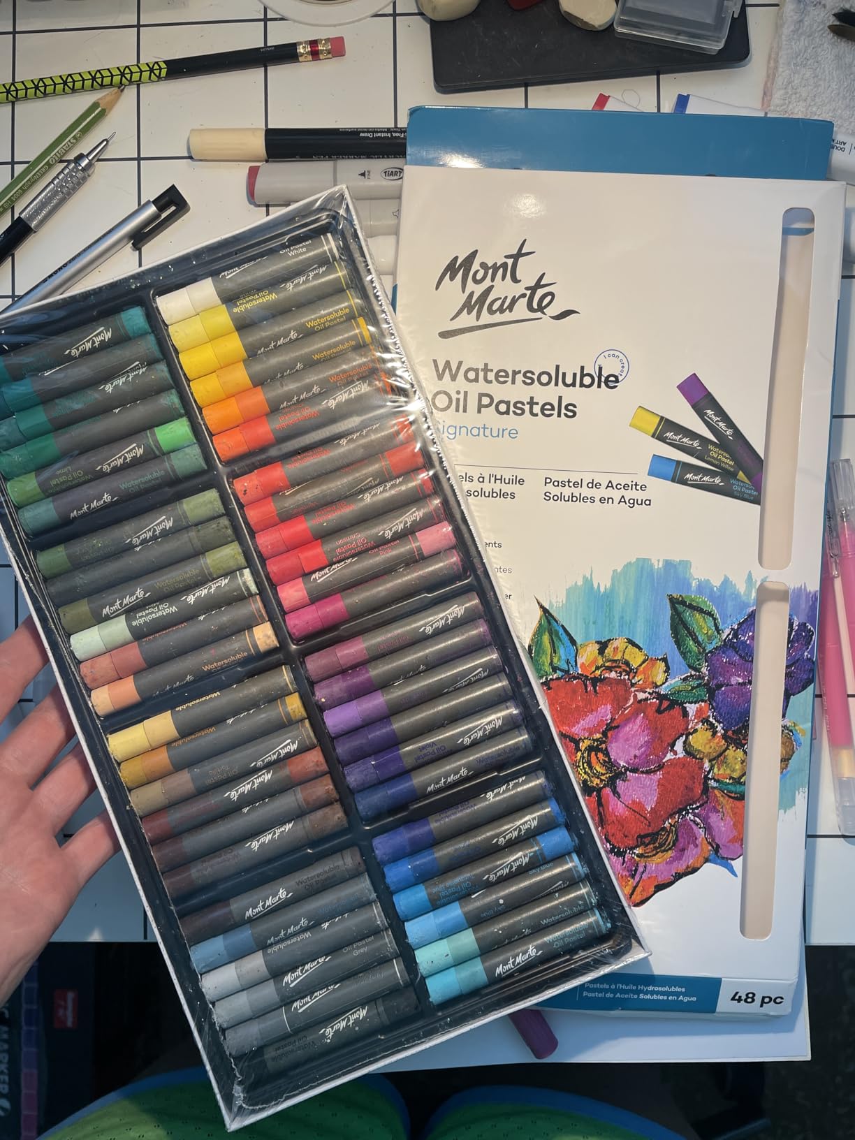 Mont Marte Oil Pastels Set - 36 Pieces - Soft Oil Chalks - Intense Colours, High Pigmentation - Ideal for Painting and Drawing customer photo 2