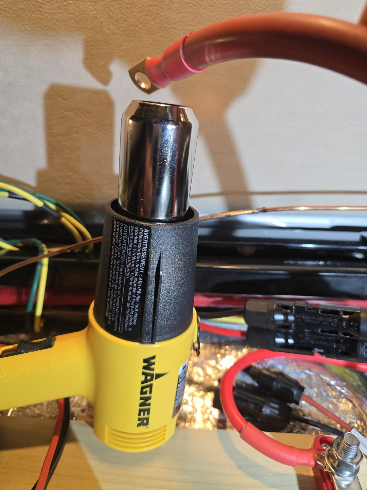 Wagner Spraytech 2417344 HT1000 Heat Gun Kit, 3 Nozzles Included, 2 Temp Settings 750°F & 1000°F, Great for Shrink Wrap, Soften Paint, Bend Plastic Pipes, Loosen Bolts and More customer photo 1