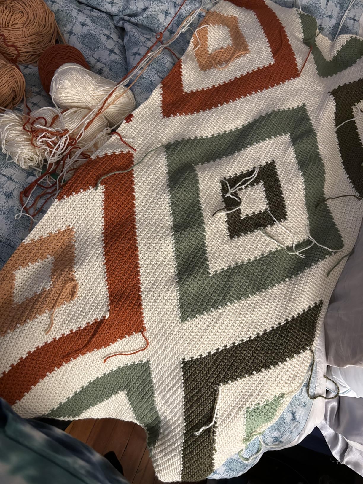 Lion Brand Yarn Basic Stitch Anti-Pilling Yarn for Crocheting, Knitting, and Crafts, Honey, 1 Pack | Basic Everyday Worsted Weight Knit & Crochet Acrylic Fiber for Machine Washable Blankets, Aran Sweaters, Cowls, Scarves customer photo 1