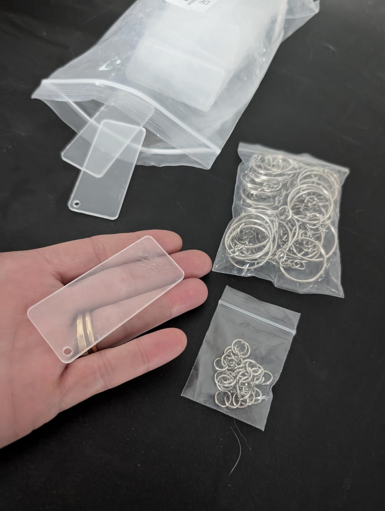 Duufin 120 Pcs Rectangle Acrylic Keychain Blanks Set for DIY and Craft | Including 40 Rectangle Acrylic Blanks (3 x 7cm) 40 Key Rings with Chain and 40 Jump Rings customer photo 1