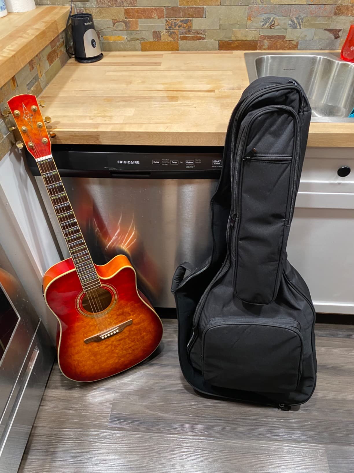 CAHAYA Acoustic Guitar Case Soft Padded Guitar Bag 0.7 In Thick Sponge Reinforced Gig Bag with 5 Pockets, Neck Cradle, Back Hanger Loop for 39 40 41 In Acoustic Classical Guitars CY0244 customer photo 2