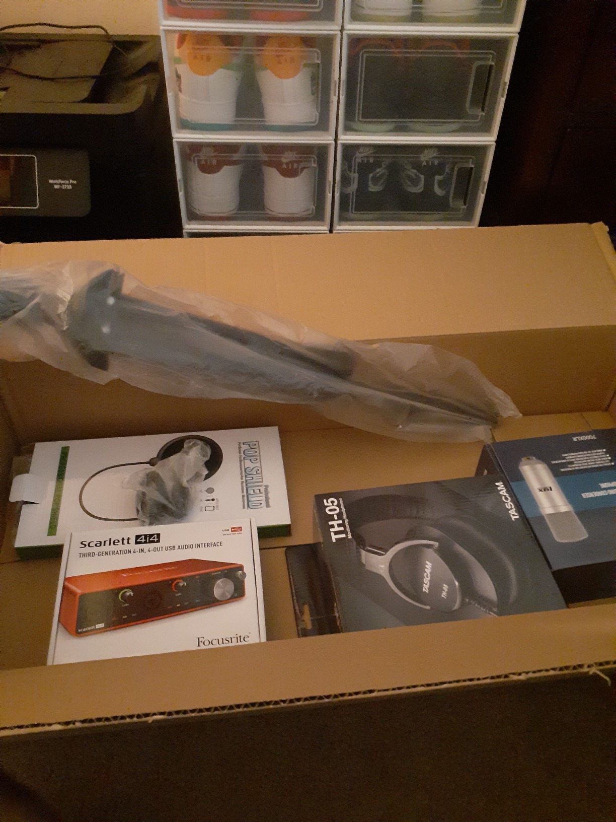 Focusrite Scarlett 4i4 4x4 USB Audio Interface Full Studio Recording Bundle with Condenser Microphone Pop Filter Mic Stand Studio Headphones XLR Cable and Music Production Software customer photo 1