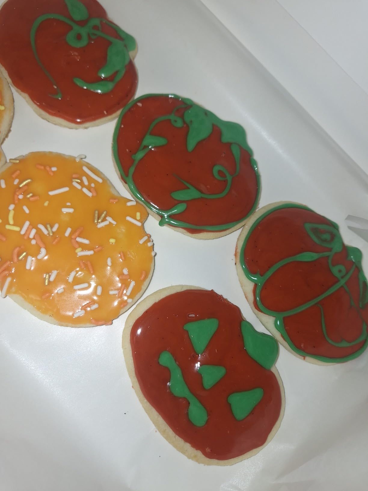 Cookie Decorating Kit Supplies Including 2 Acrylic Cookie Turntable 6 Cookie Scribe Needle 4 Silicone Mesh Mats 6 Cookie Decoration Brushes 8 Rubber Feet Bumpers customer photo 2