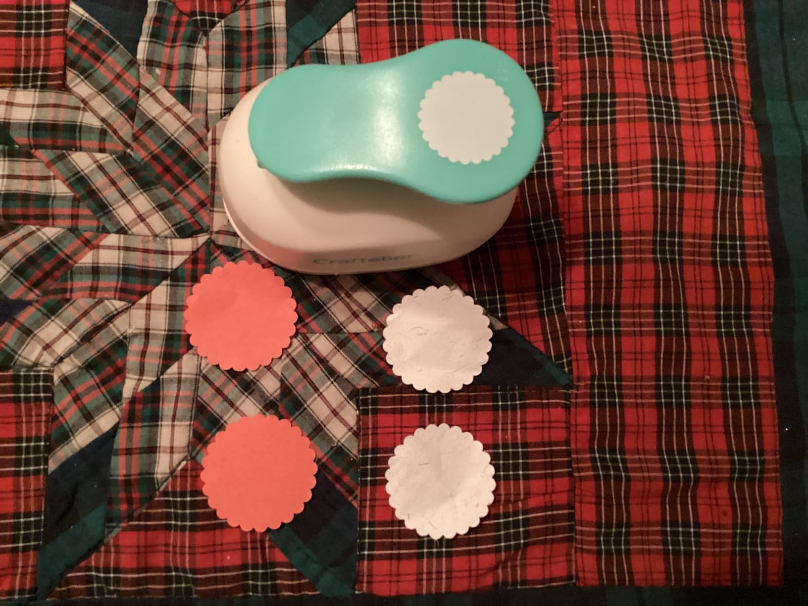 Craftelier Scalloped Circle Punch 1.5