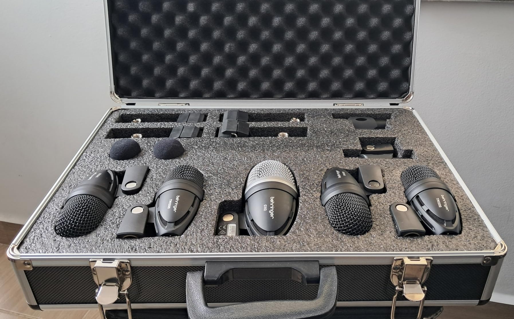 Behringer BC1500 Premium 7-Piece Drum Microphone Set for Studio and Live Applications customer photo 1