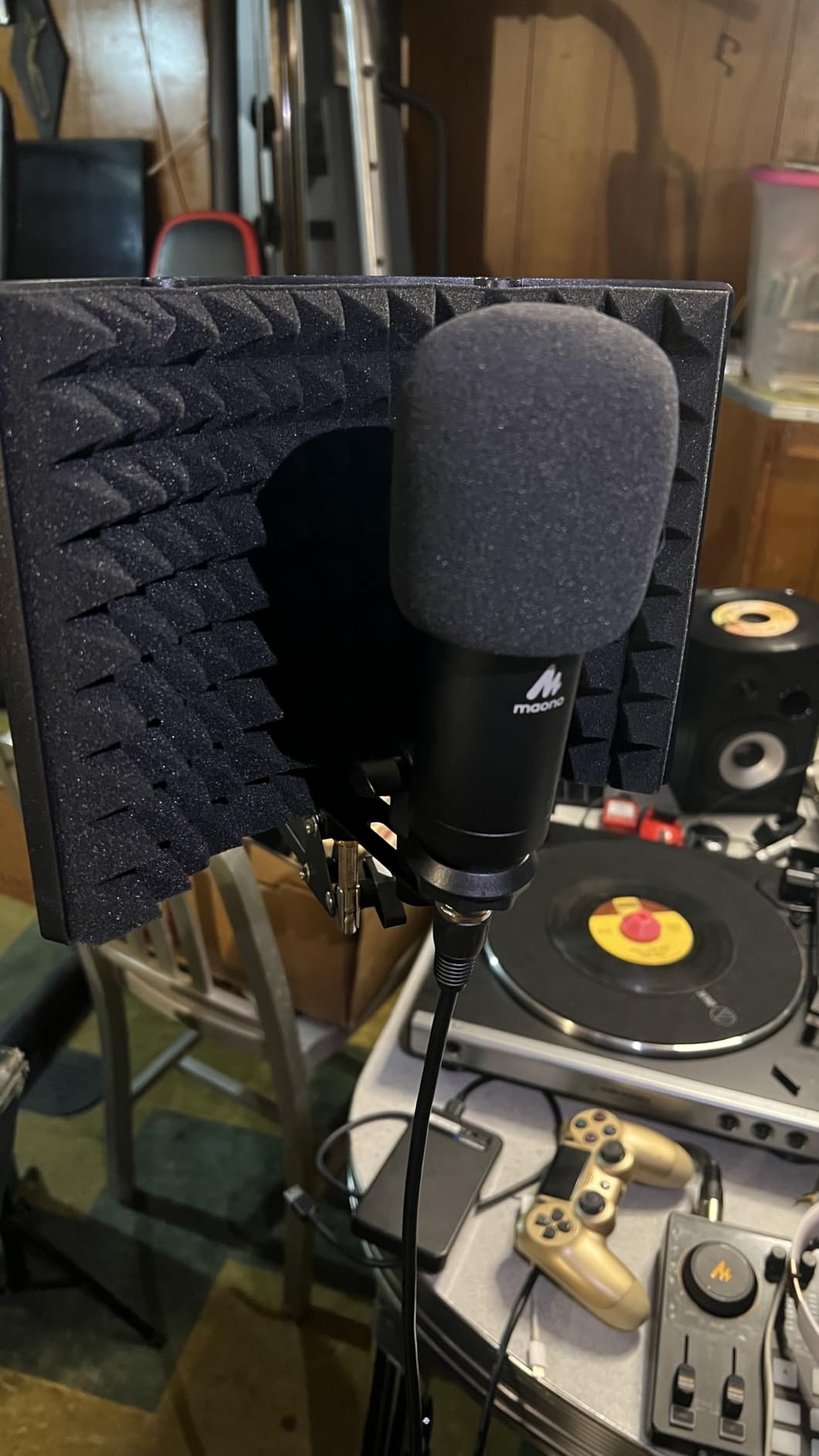 Microphone Isolation Shield, Foldable Mic Sound Absorbing Foam for Condenser Microphone Mic Arm Stand Recording Equipment Studio, High Density Absorbent Foam to Filter Vocal by Frgyee customer photo 1