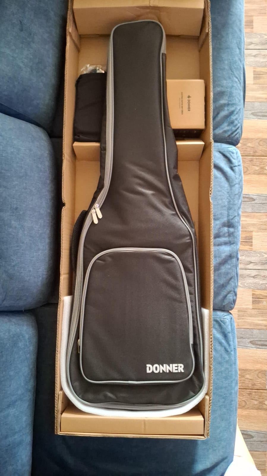 Donner DST-152R Electric Guitar, 39