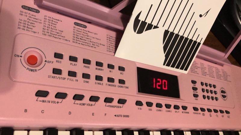Vangoa 61-Key Light-Up Keyboard Piano for Beginners, 350 Tones & Timbres, 3 Teaching Modes, With Microphone, Black customer photo 1
