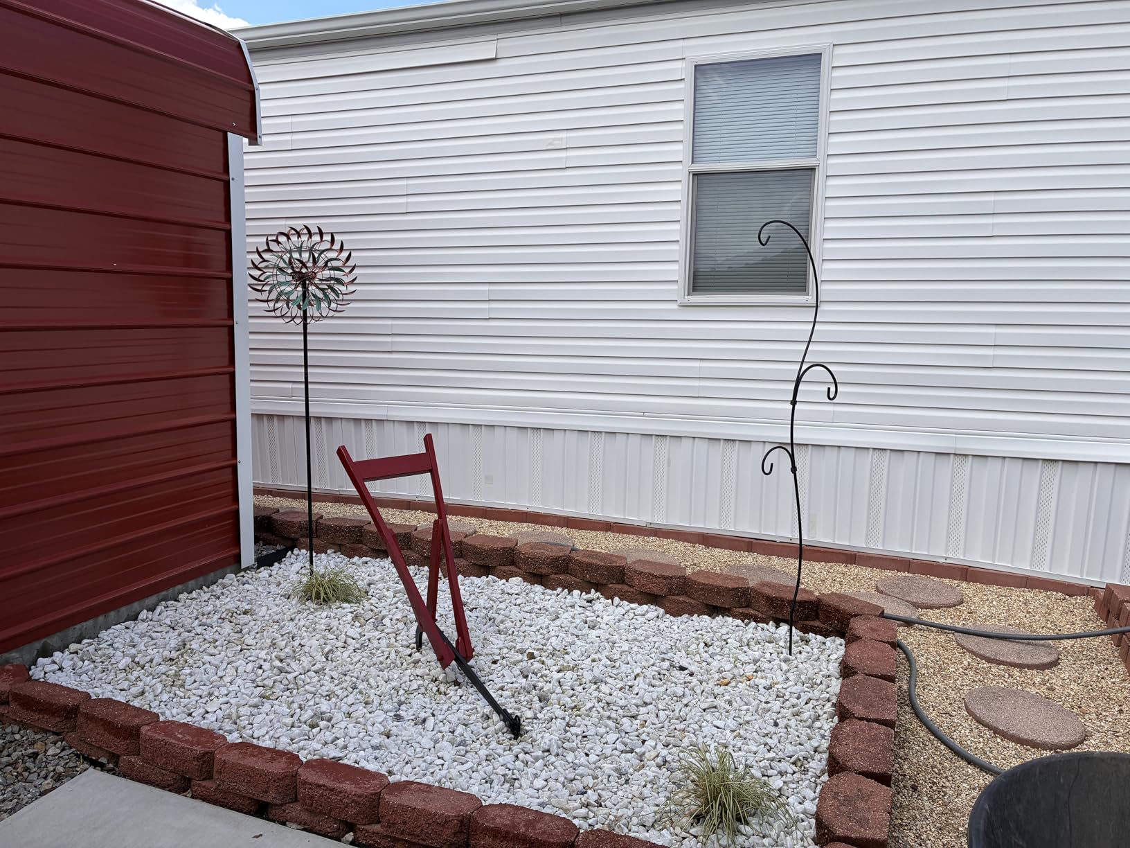 Stargarden Metal Wind Spinner, Two-Way Wind Sculptures, 360 Degrees Kinetic Wind Spinners for Yard and Garden customer photo 1