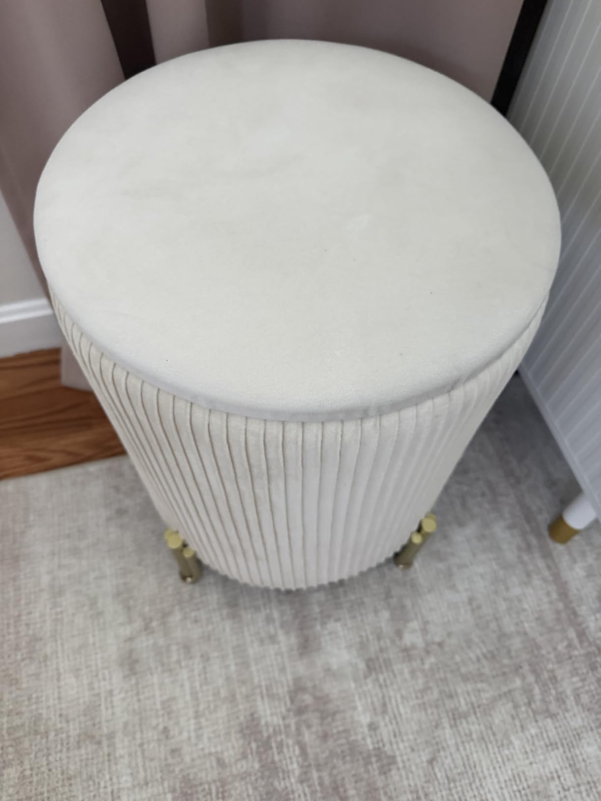 Round Ottoman Foot Stool with Storage and Metal Legs for Living Room Bedroom, Velvet Upholstered Footrest Stool Support 300lbs Modern Padded Seat Ottoman Coffee Table (Cream) customer photo 1
