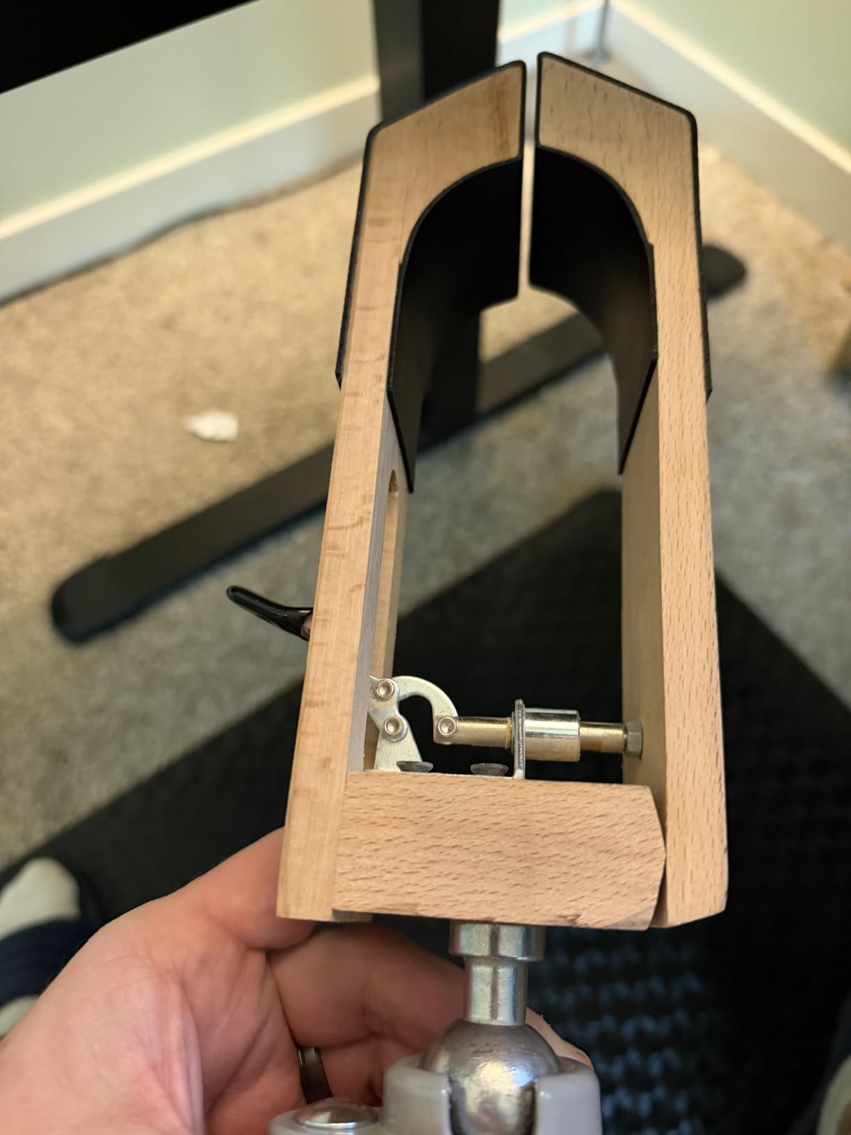QWORK Leather Sewing Clamp Tool for Belts, Bags, and Purses, 360 Degree Rotation Wooden Leather Craft Hand Sewing Holds Leather Firmly in Place customer photo 1