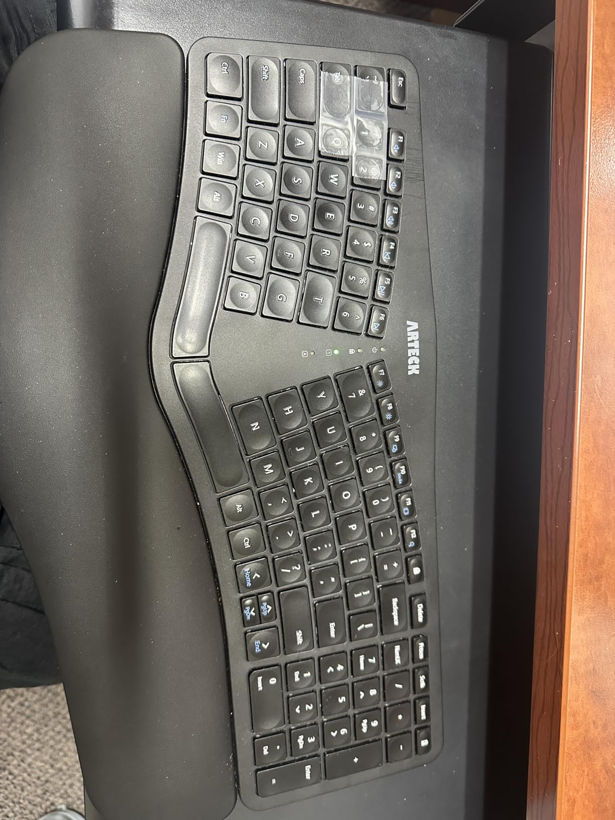Arteck Split Ergonomic Keyboard with Palm Rest, 2.4G USB Wireless Keyboard customer photo 1