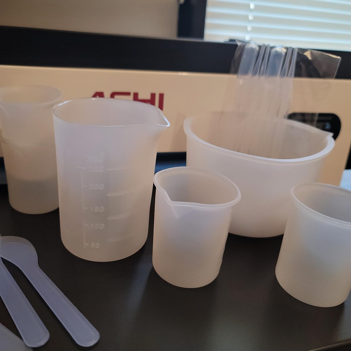 KISREL Silicone Measuring Cups for Resin, Resin Supplies with 600&100ml Cups, Resin Mixing Cups, Silicone Stir Sticks, Epoxy Mixing Cup customer photo 2