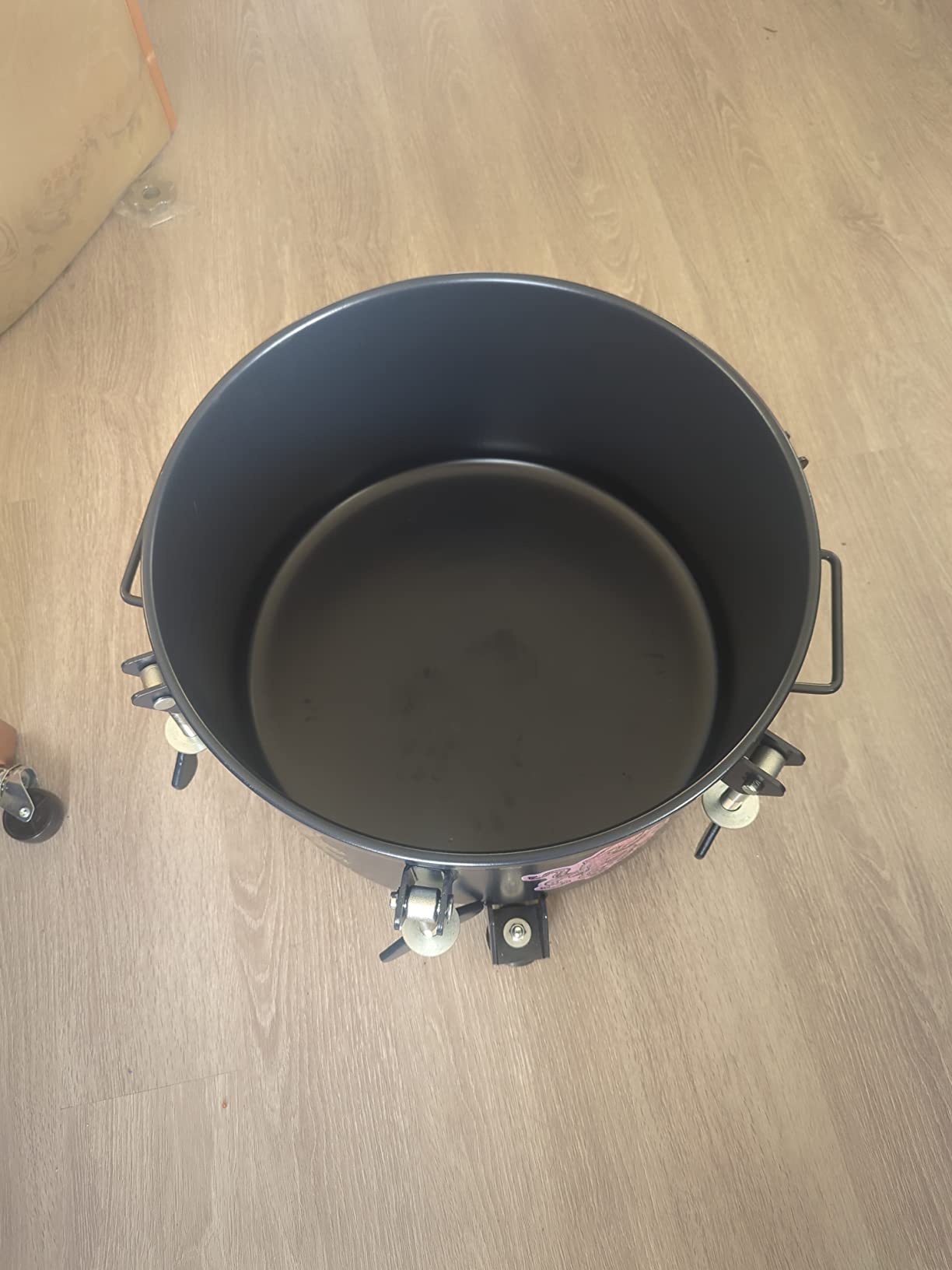 California Air Tools 1810C 10 Gallon Pressure Pot for Epoxy Resin Casting, Coated Steel Tank, Portable customer photo 1