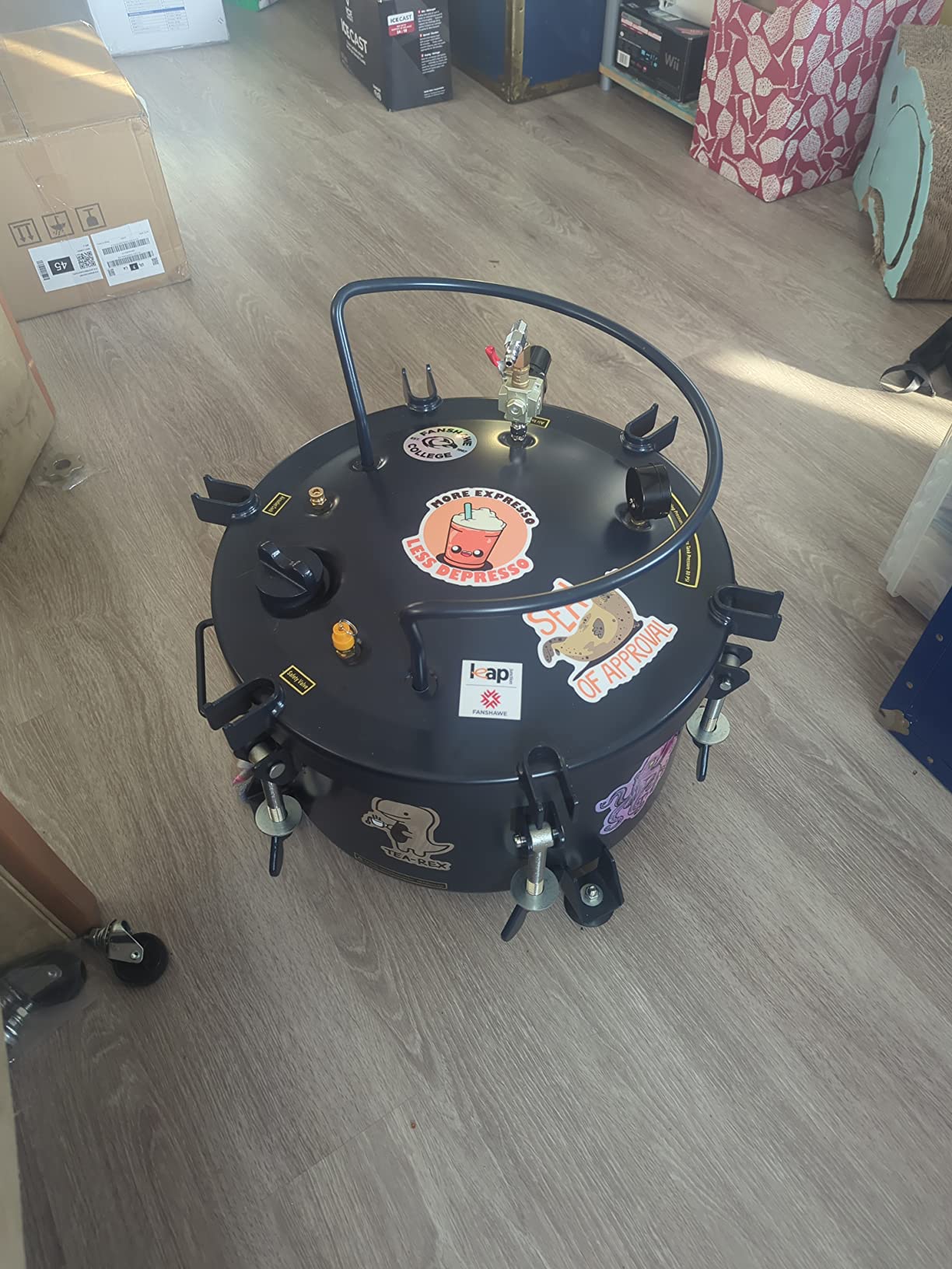 California Air Tools 1810C 10 Gallon Pressure Pot for Epoxy Resin Casting, Coated Steel Tank, Portable customer photo 2