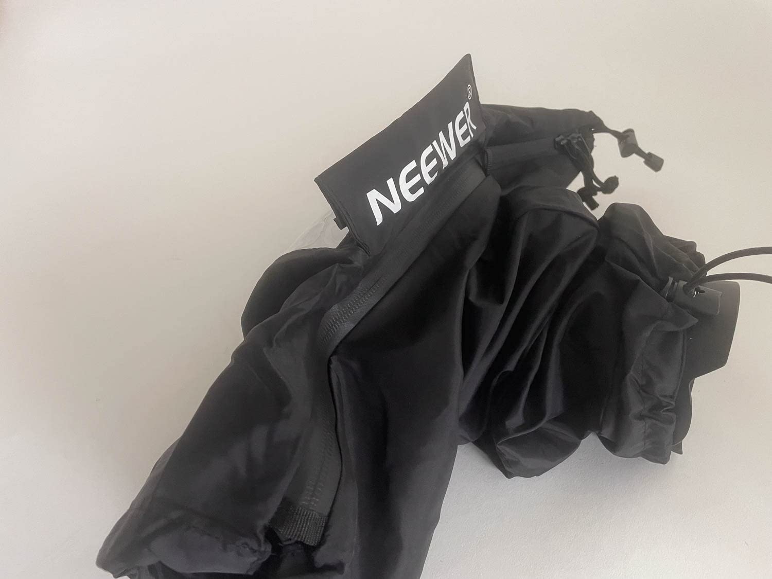NEEWER Camera Rain Cover, Small Size Durable Nylon Raincoat Compatible with Canon Sony Nikon DSLR Mirrorless Vlog Camera & Lenses Within 200mm, with Sleeves, Drawstrings, Viewing Window, PB003 customer photo 2