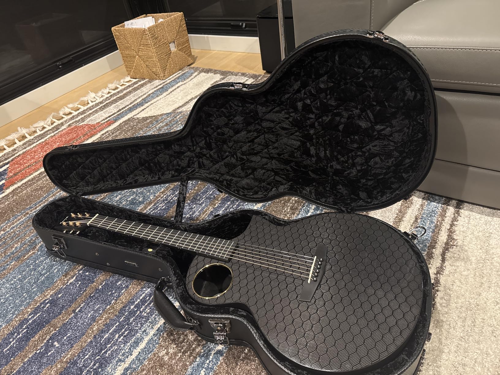 Enya X4 PRO Carbon Fiber Acoustic Electric Guitar, 41-Inch Full Size Cutaway Design, AcousticPlus Pickup System with Built-in Effects & Tuner, Includes Deluxe Hard Case, Leather Strap, Cable customer photo 2