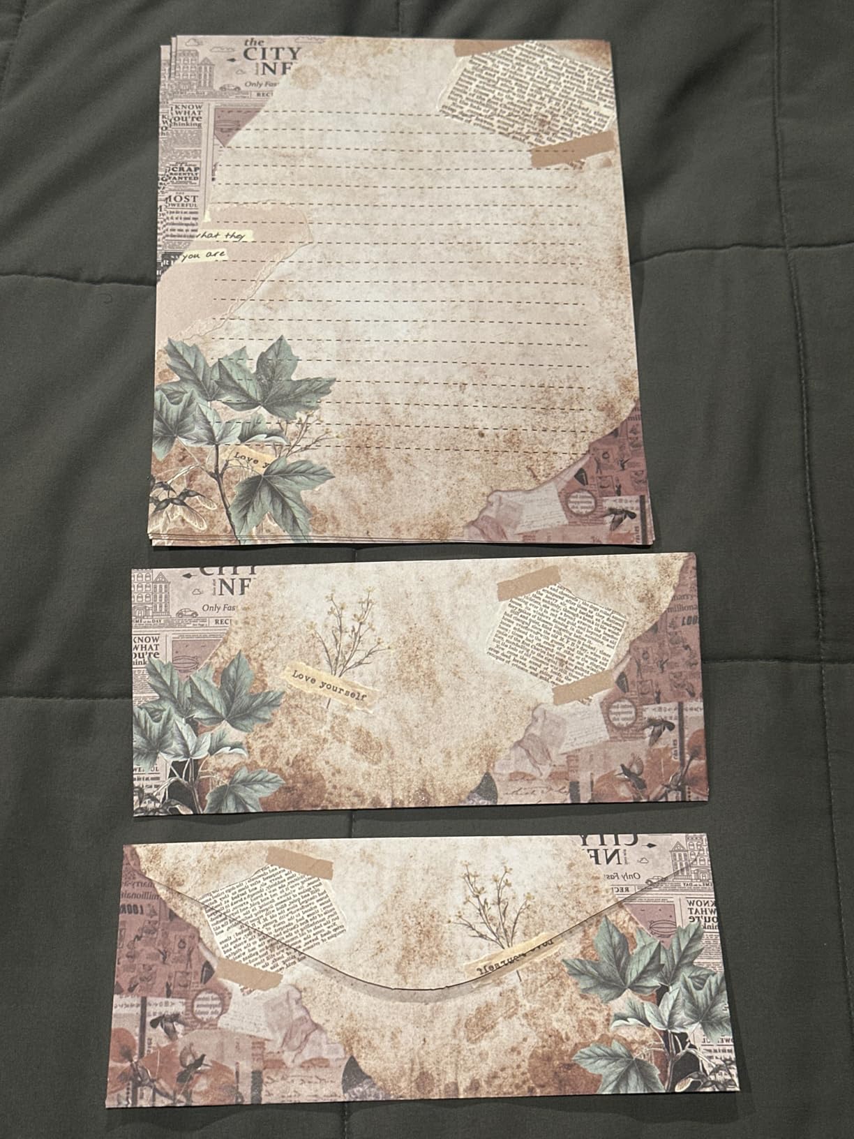 TaoBary 160 Pcs Stationery Paper Set 50 Double Sided Stationery Papers with 50 Matching Envelopes and 60 Round Dot Sticker, 10 Design (Vintage Airmail, 5.5 x 8.25 Inch) customer photo 1