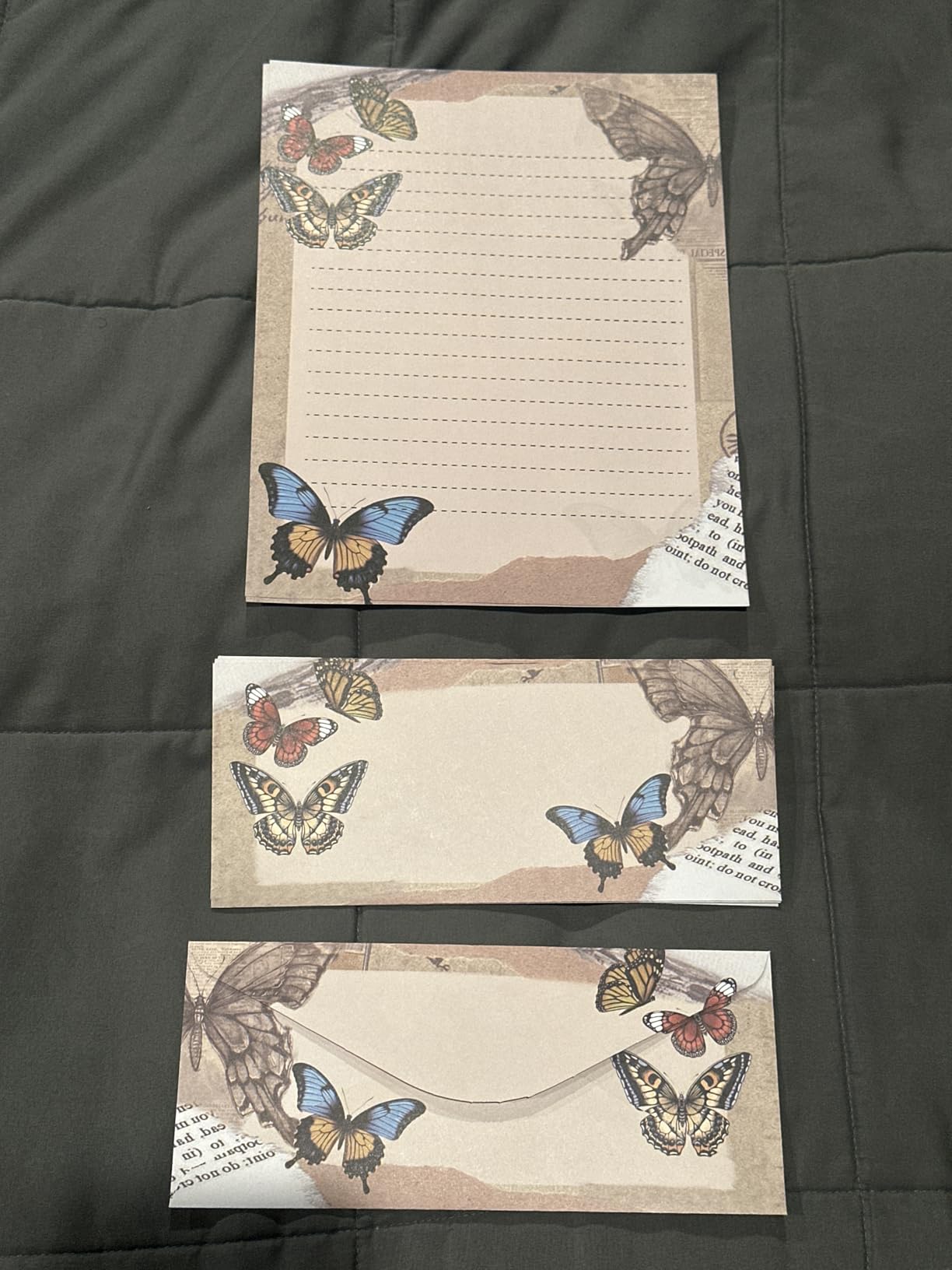 TaoBary 160 Pcs Stationery Paper Set 50 Double Sided Stationery Papers with 50 Matching Envelopes and 60 Round Dot Sticker, 10 Design (Vintage Airmail, 5.5 x 8.25 Inch) customer photo 2