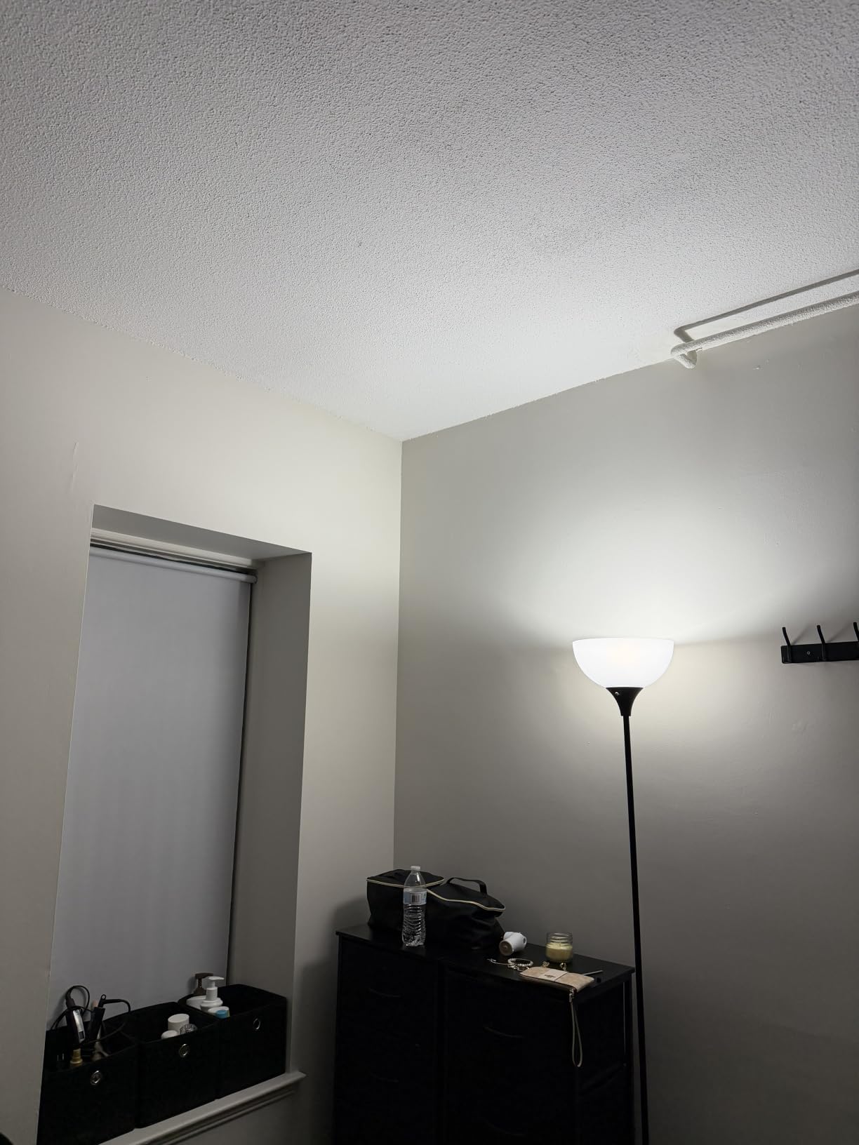 Coucrek Floor Lamp, LED Standing Lamps with White Plastic Shade, Black Modern Torchiere Floor Lamp, Tall Lamps for Living Room Dorm, Bulb not Included customer photo 1