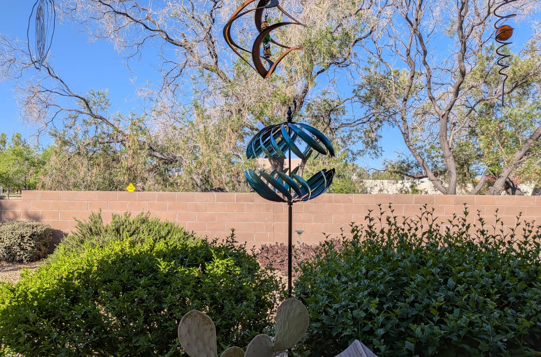 LimeHill Wind Spinner for Yard and Garden - Large Metal Kinetic Wind Sculptures for Outdoor Decorations customer photo 1