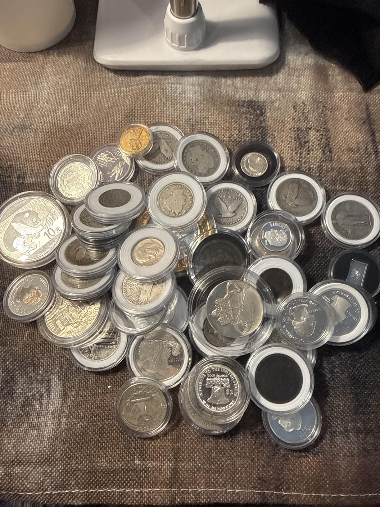 MUQING 240 PCS 30mm Plastic Coin Capsule Holder, 5 Sizes Protect Gasket Coin Case for Collectors, Round Coin Collecting Supplies with Storage Box customer photo 1