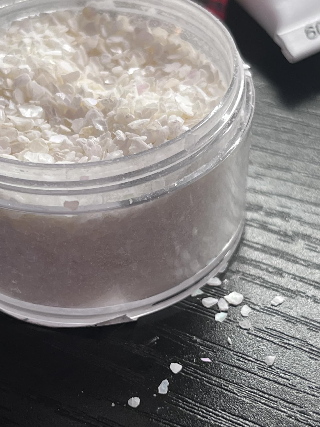 GOMMO Mother of Pearl Crushed Flake 2oz Shell Inlay Supplies for Woodcrafts,Luthiers and Hobbies (White, Small) customer photo 1