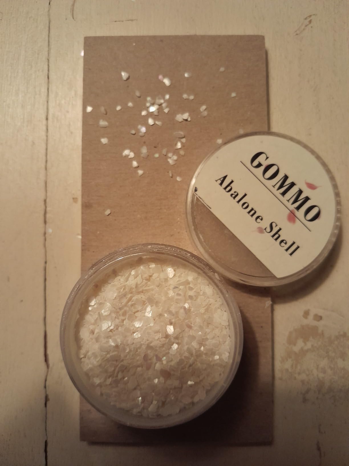 GOMMO Mother of Pearl Crushed Flake 2oz Shell Inlay Supplies for Woodcrafts,Luthiers and Hobbies (White, Small) customer photo 2