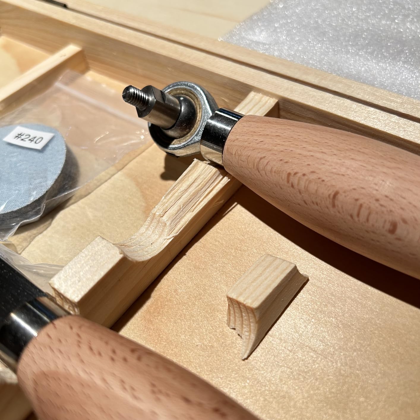 Full Size Carbide Wood Lathe Turning Tools Set with Rubber Handle | 6pcs Lathe Chisel Set Include Swan Neck Hollowing Tool,HSS Roughing Gouge,Bowl Sander,Diamond Round Square Carbide Inserts customer photo 1