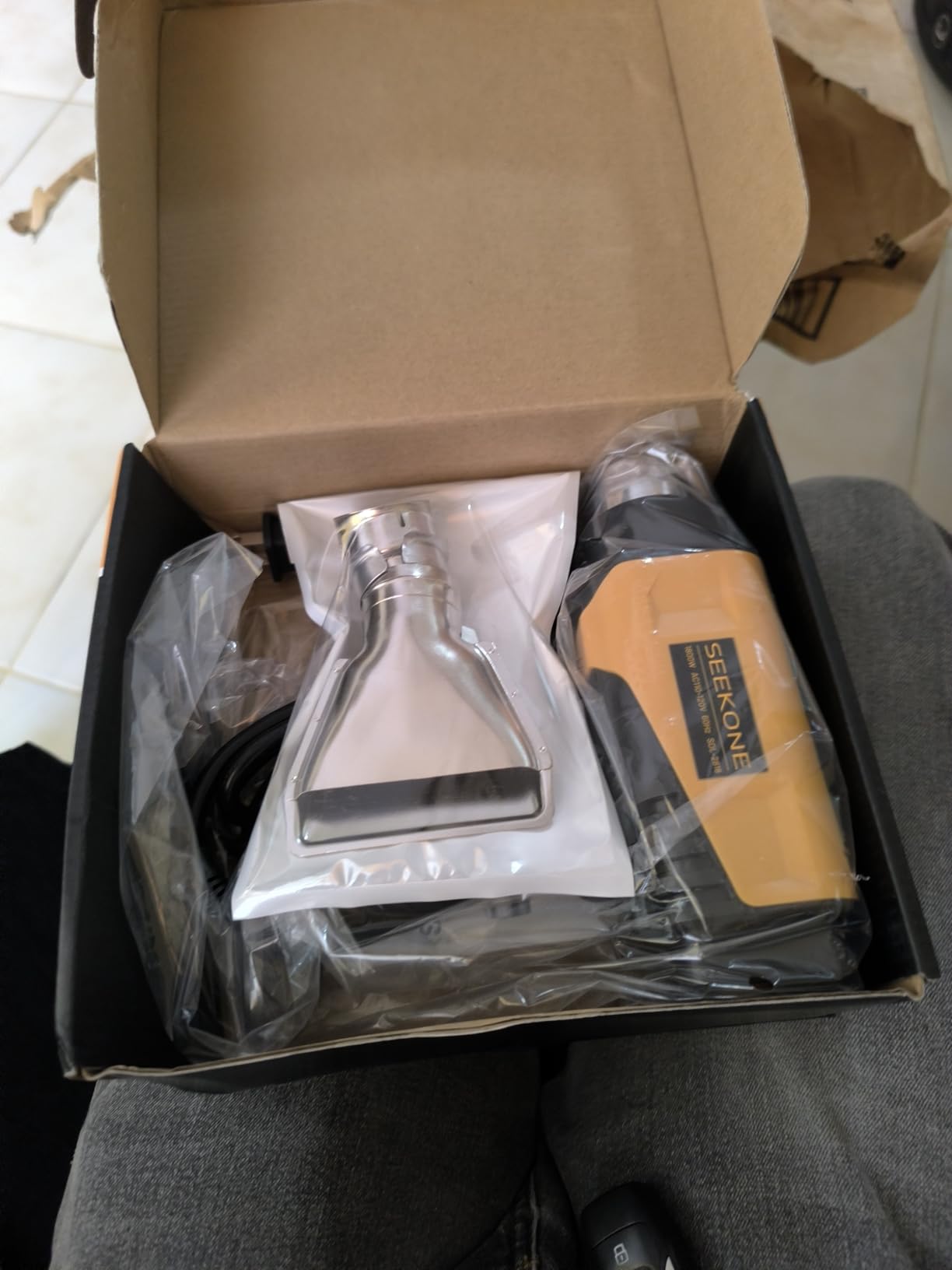 SEEKONE 1800W Heat Gun Compact Design Heavy Duty Hot Air Gun 122℉-1202℉(50℃- 650℃)Variable Temperature Control for 2 Speed Settings with 4 Nozzels for Crafts, Vinyl Wrap, Shrink Tubing customer photo 1