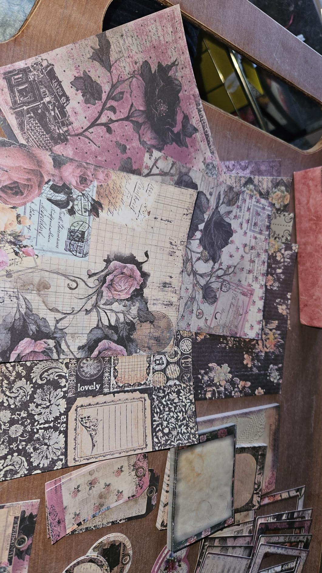 Diuhofart Ultimate Vintage Scrapbook Supplies & Junk Journal Kit - A6 Retro Notebook, Aesthetic Stationery Supplies, Craft Gift Set for Women, Perfect for Journaling & Scrapbooking customer photo 1