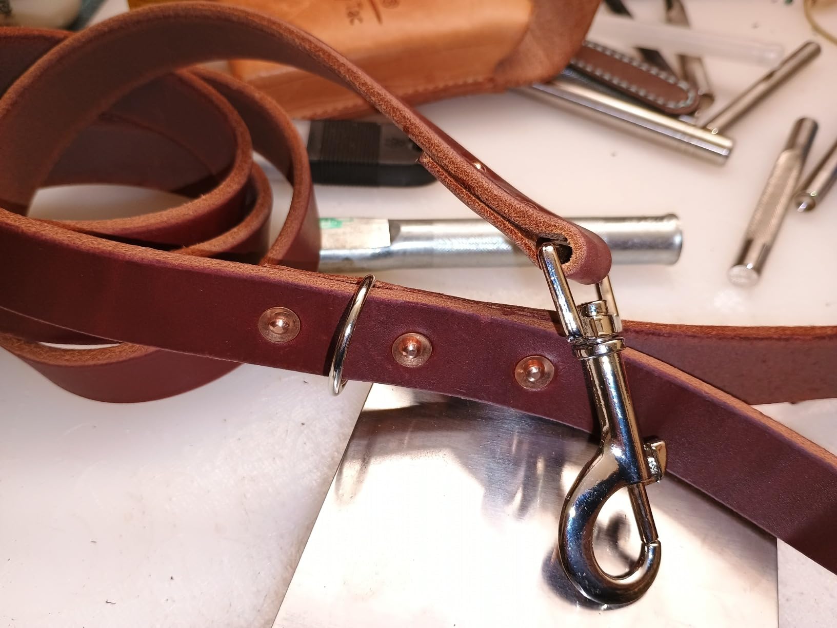 Leather Edge Trimmer for Belts and Straps, Adjustable Desktop Leather Edge Beveler Tool, Aluminum Leather Edger Machine for 3.5-4.5mm Thick Leather, DIY Leathercraft Belt Strap Finishing | Professional Edge Finishing customer photo 1