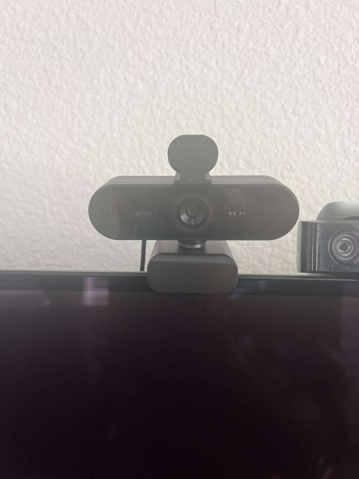 EMEET NOVA 4K Webcam for PC, Ultra 4K HD, PDAF Autofocus, Dual Omni Mics | 73° FOV, Auto Light Correction, USB-A, Privacy Cover, Ideal for High-End Business Meetings & Live Streaming customer photo 1