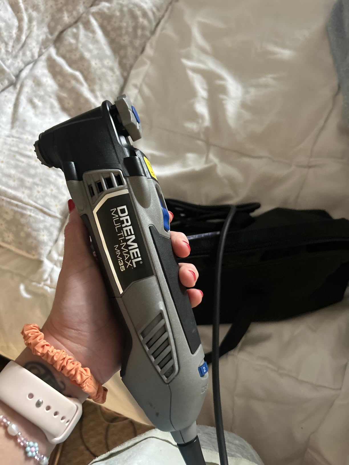 Dremel Multi-Max MM35 3.5 Amp Oscillating Multi Tool Kit with Variable Speed, Corded Power, 7 Multitool Accessories and Storage Bag- Ideal for Metal & Wood Cutting, Sanding, and Box Cutouts customer photo 1