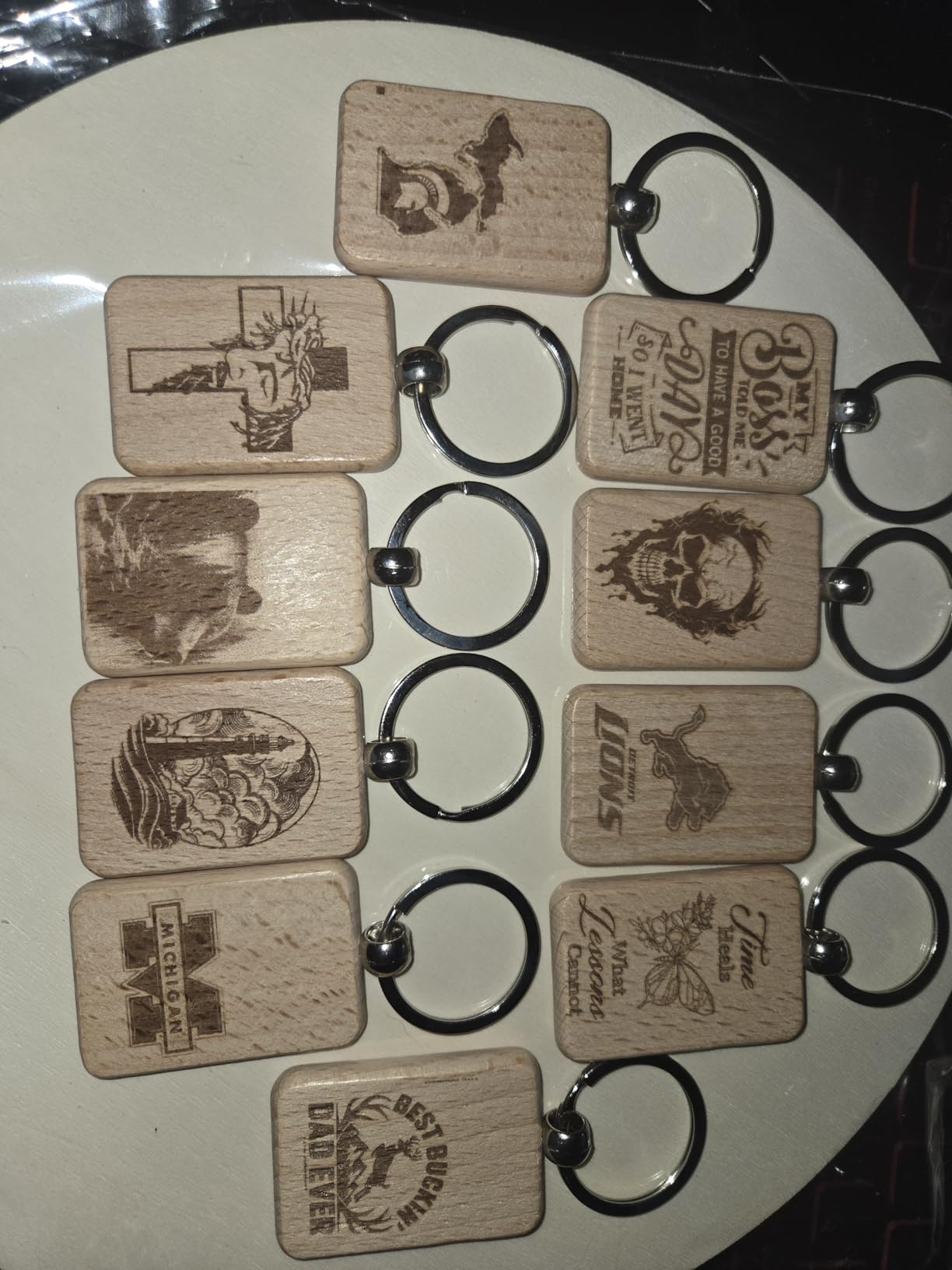 WRINGKIT 50 Pieces Wood Keychain Blank, Unfinished Laser Engraving Blanks with Key Rings, Rectangular Keychain Ring Tag Wood Sign Bulk for DIY, Crafts Gift, Pet Tags customer photo 1