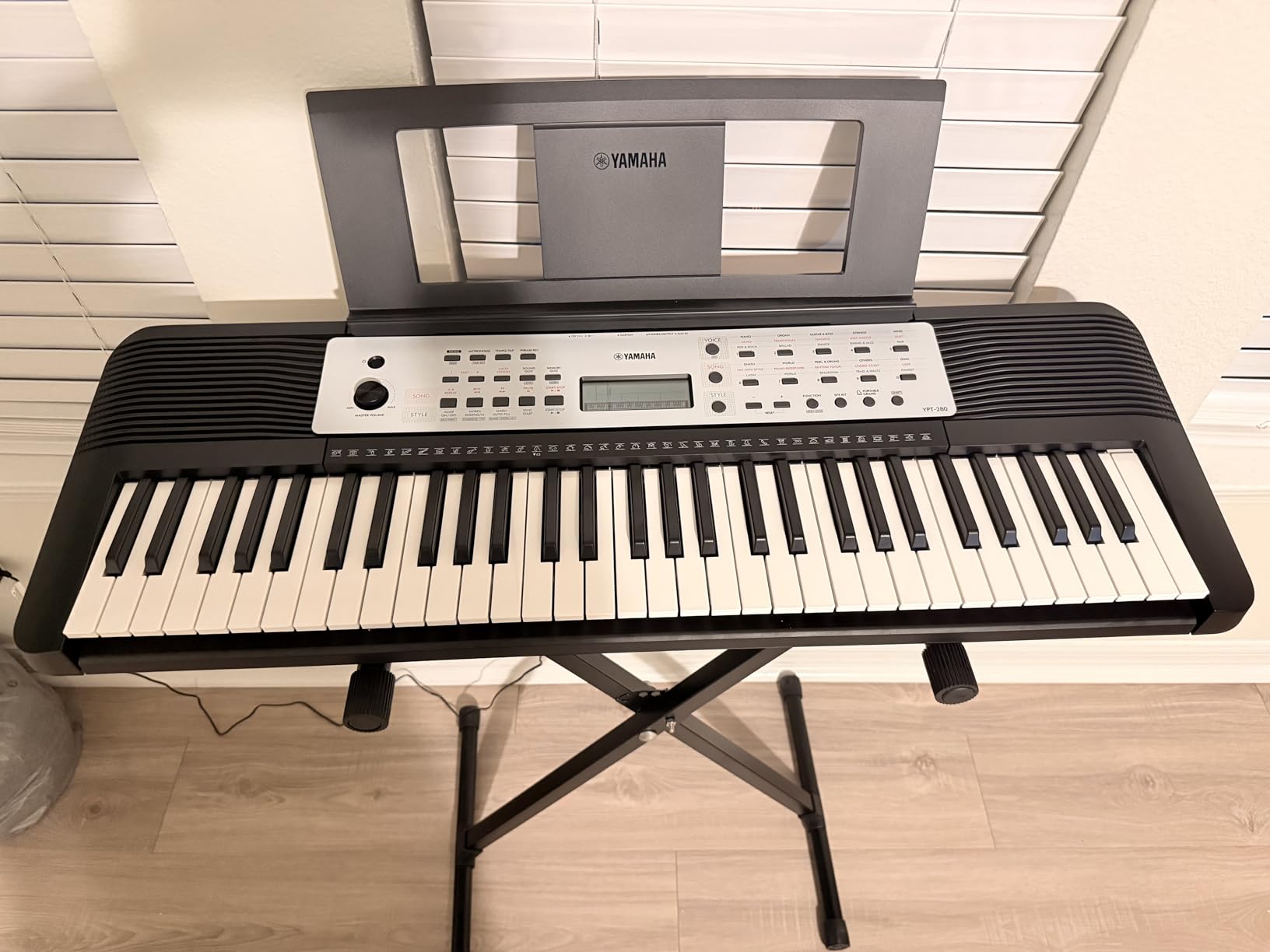 Yamaha 61-Key Portable Keyboard for Beginners with Built-In Songs, Quiz Mode, Music Rest, with Power Adapter YPT280 customer photo 1