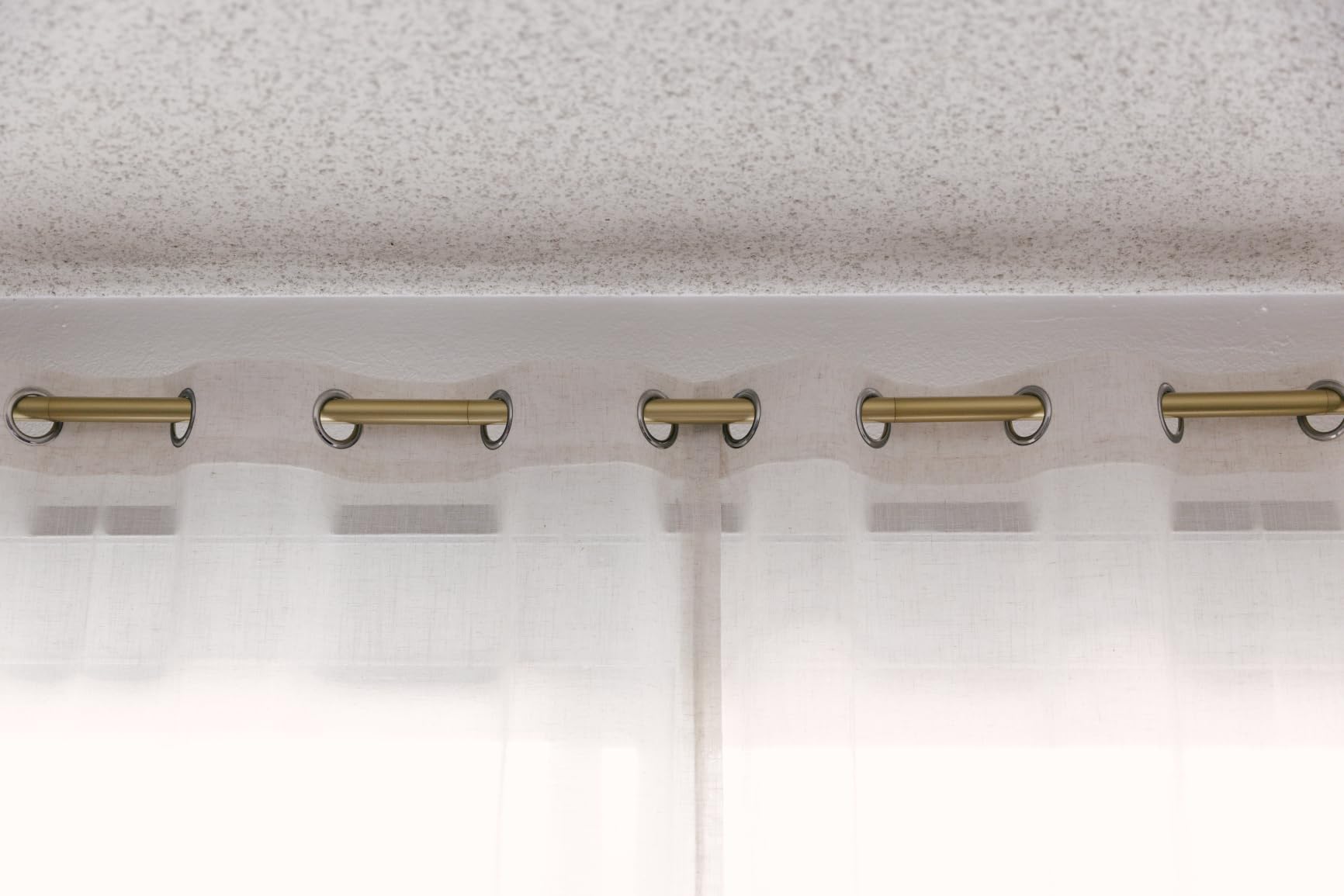 GEEBOBO Gold Curtain Rods for Windows 120 to 240 Inch, 1 Inch Extra Long Heavy Duty Easy Install Adjustable Curtain Rods Set for Outdoor, Farmhouse, Bedroom, Living Room customer photo 1