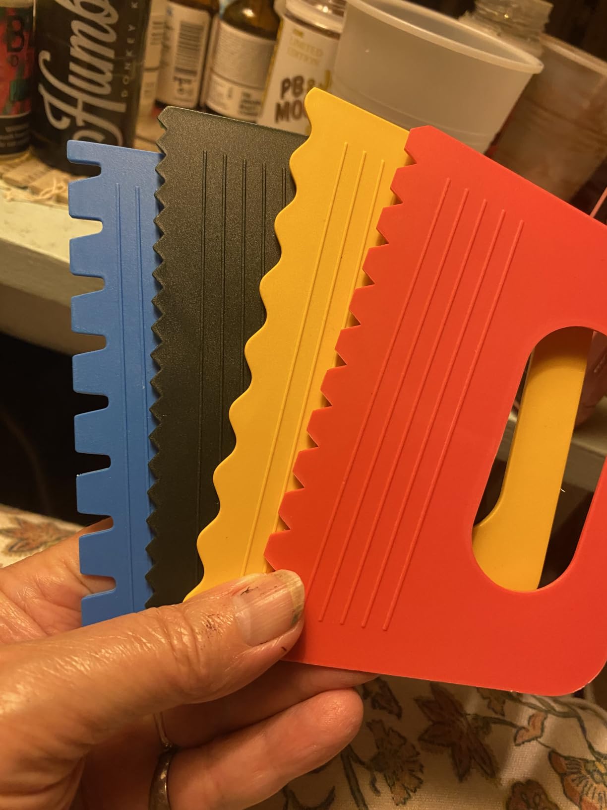 Plastic Paint Scraper Tool, Ymapinc Plastic Textured Art Tools, DIY Graffiti Oil Painting and Drawing Play for Texture Art on Canvas Putty Acrylic Plaster Art Pottery Scraper Tool customer photo 1