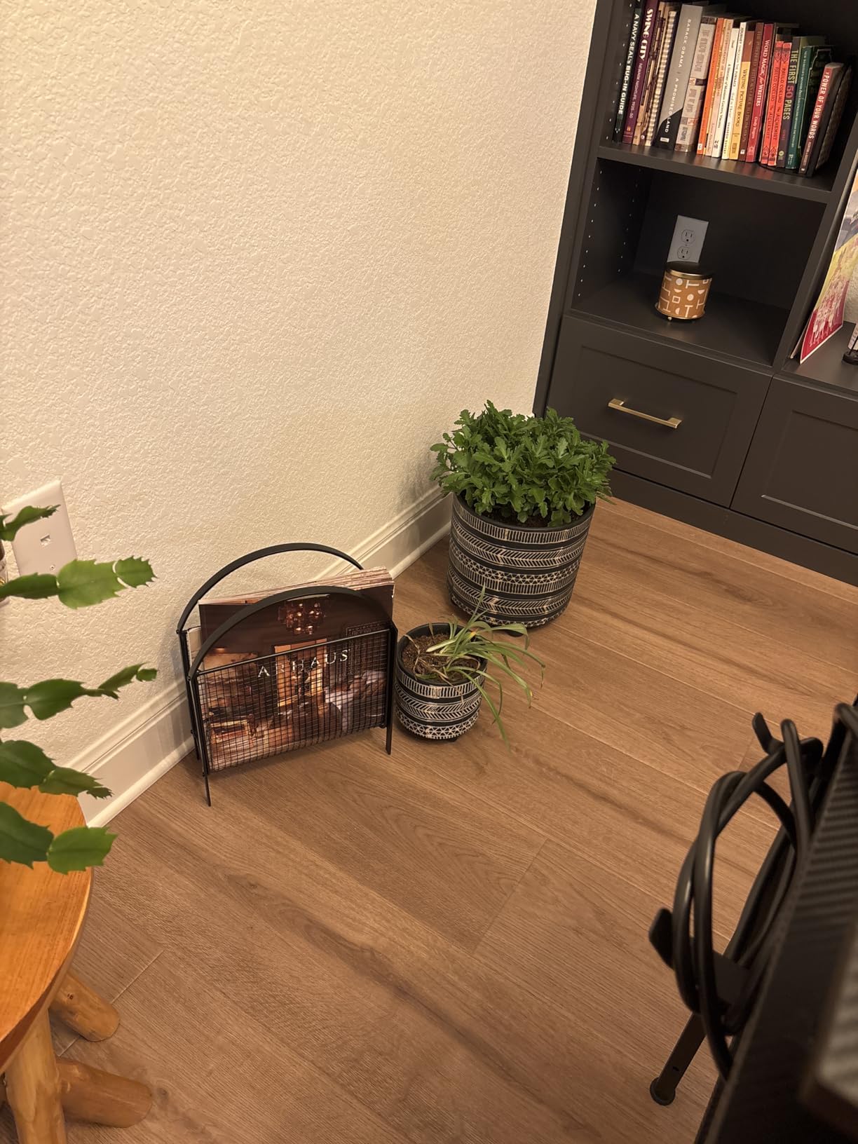 MyGift Magazine Rack, Floor Freestanding Magazine Holder for Bathroom Bedroom Office, Books Newspapers File Mail Organizer, Mid Century Modern Decor Wire Storage for Tablets and Documents customer photo 2