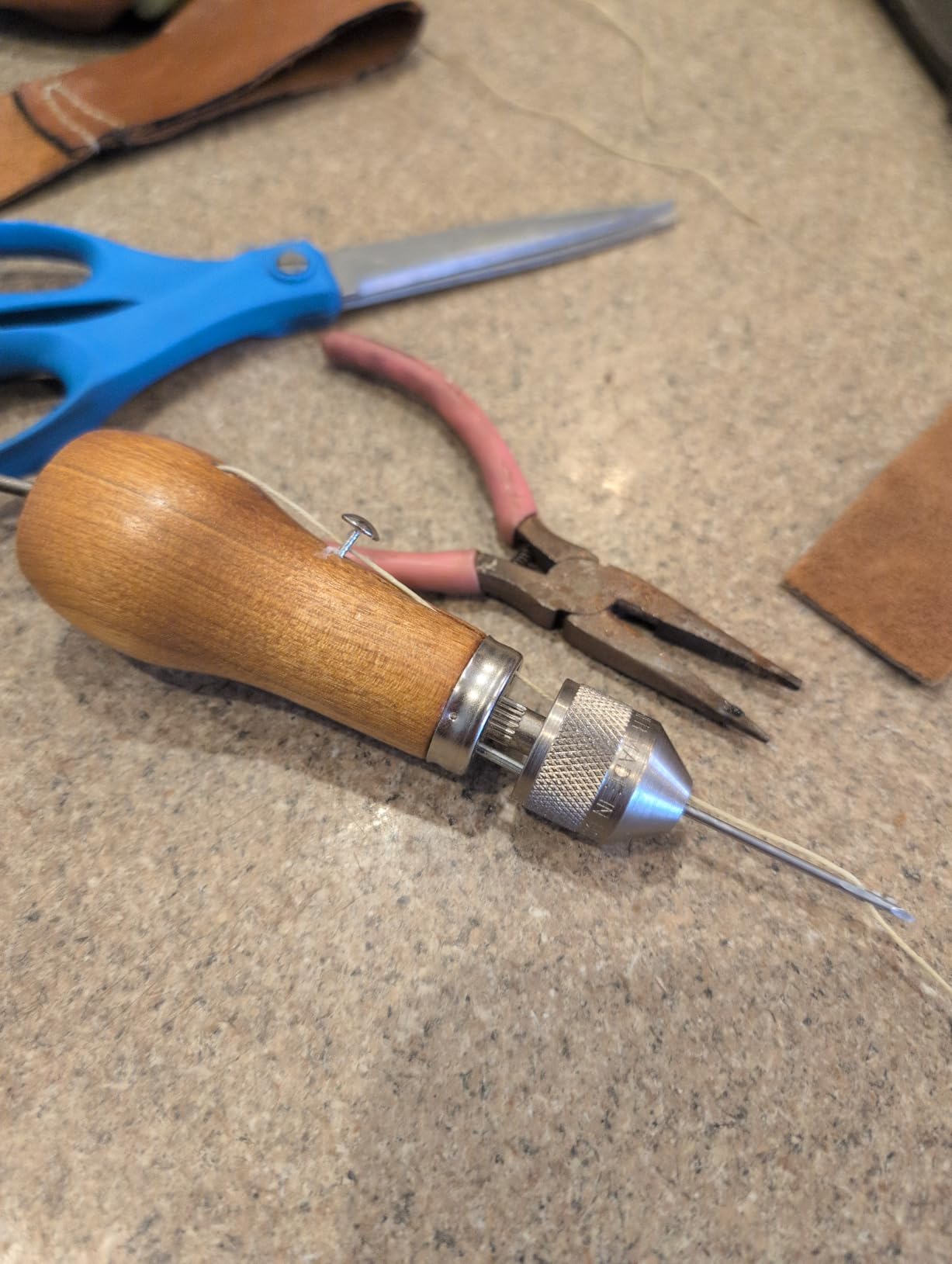 Speedy Stitcher® Deluxe Sewing Awl Kit customer photo 2