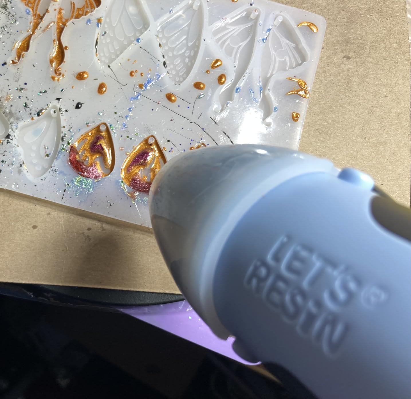LET'S Resin Heat Gun for Resin, 350W Fast Heat Dual Temp with 4.9Ft Cable, Heat Gun for Crafting, (482°F-752°F) Hot Air Gun, Multiple Nozzles, Washable Silicone Covers, for Shrink Tubing, Vinyl Wrap customer photo 1
