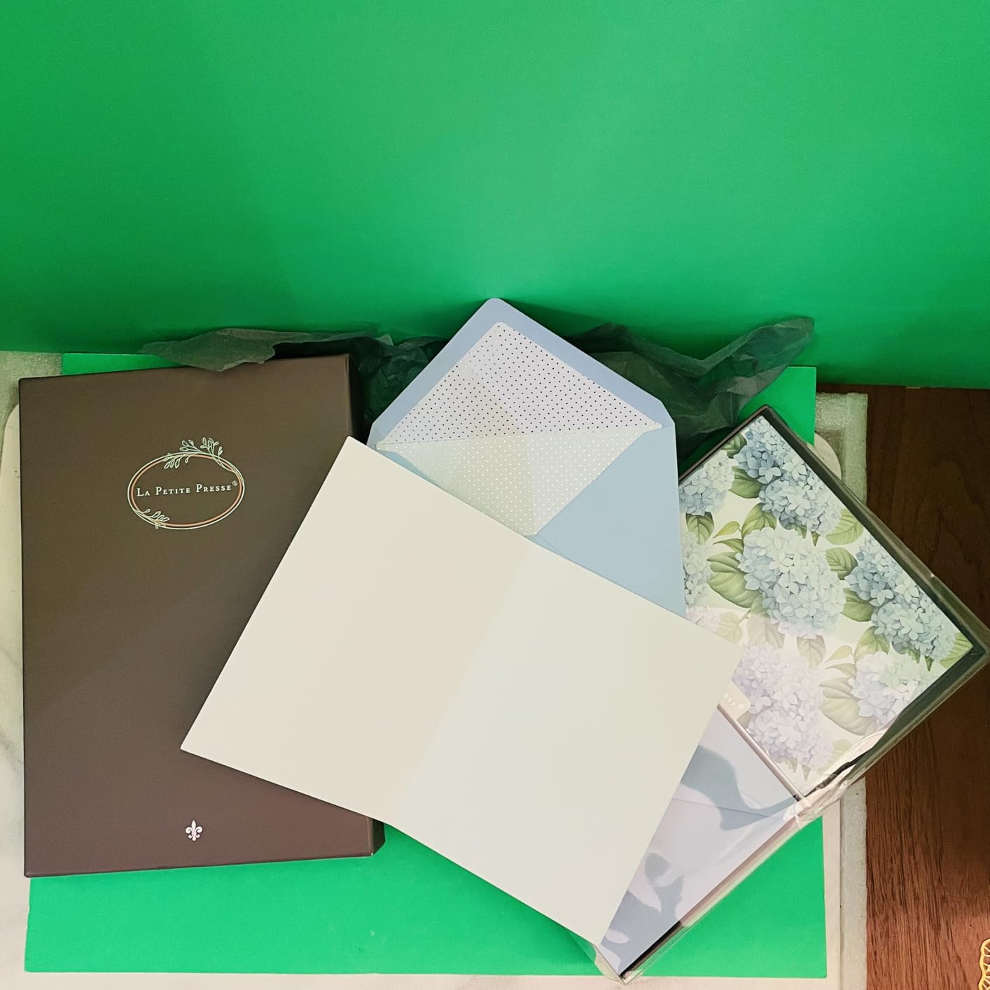 Graphique Magnolia Designer Cards Luxe Collection, Silver Foil Embossed Stationery Boxed Set, 10 Blank Cards with 11 Envelopes, All Occasion Greetings, 5.25