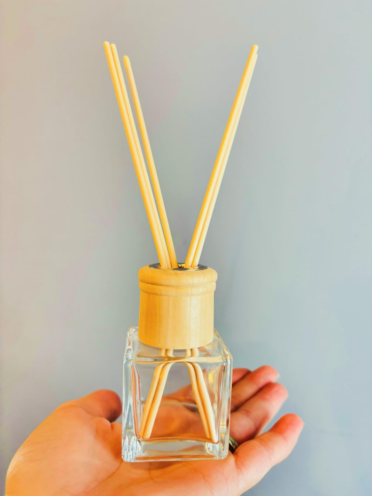 Roshtia 4 Set Reed Diffuser Bottle Empty Refillable Fragrance Glass Diffuser Bottles with Wooden Caps Rattan Sticks 50ml 1.7 oz Glass Jars for DIY Fragrance customer photo 2