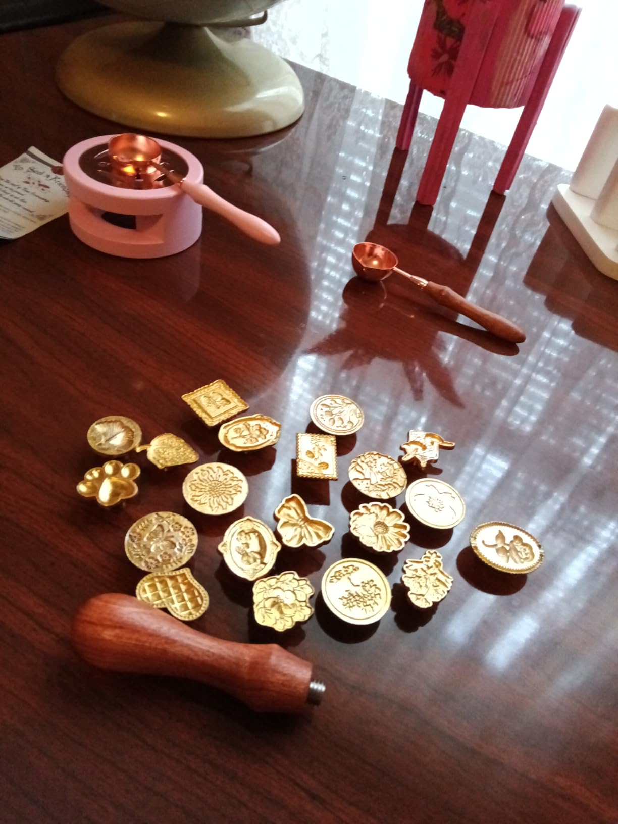 Draupnir Wax Seal Stamp Kit, 21pcs Vintage Classic Sealing Wax Stamp Heads with Wooden Handle, Gold, Ideal for Wedding, Party Invitations, Gift Wrapping customer photo 1