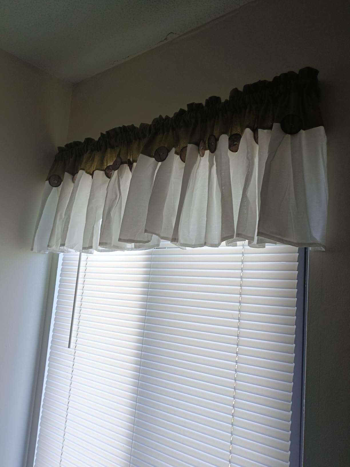 FRAMICS Farmhouse Valance Curtains, Boho Cotton Linen Kitchen Valance, Rustic Button Window Valances for Kitchen Bathroom Bedroom, Country Rod Pocket Valances for Windows, Linen Color, 52 x 18 Inch customer photo 1