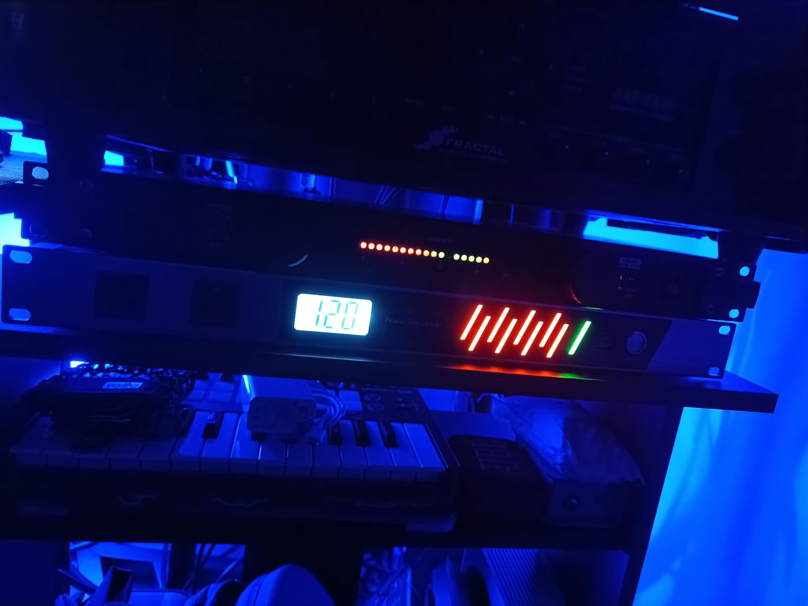 SW-Epsilon 10 Socket Power Conditioner/Surge Sequencer USB Type-C/Type-A Charger customer photo 2