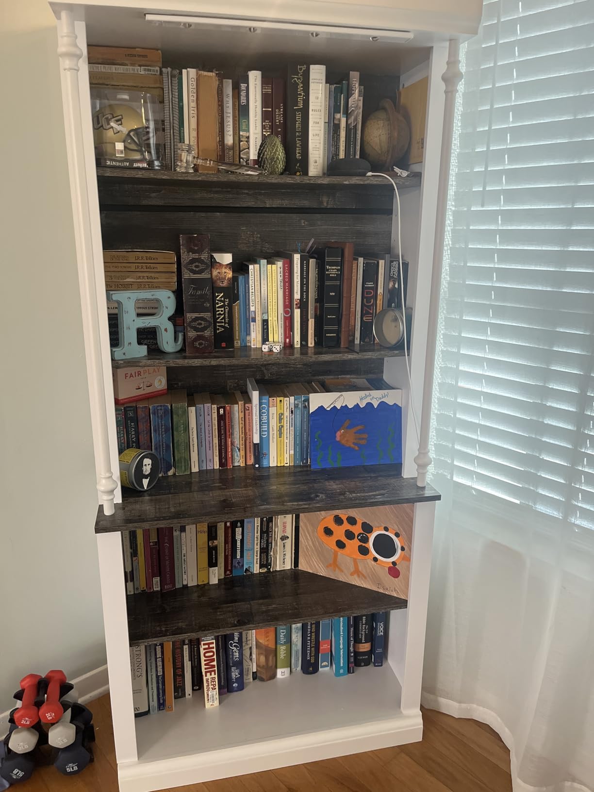 IDEALHOUSE White Bookshelf with Adjustable Shelves, 5-Tier Display Cabinet with LED Light, Freestanding Display Case for Collectibles Bedroom Living Room Office, White customer photo 1